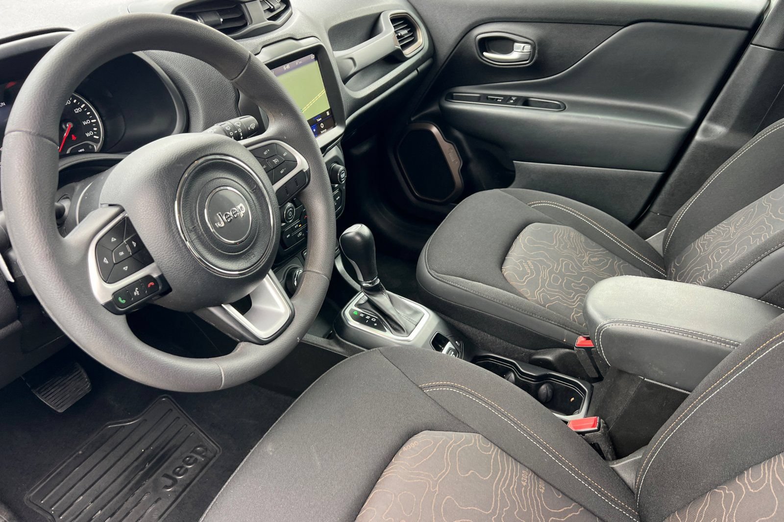 Used 2023 Jeep Renegade Latitude AWD/4WD image 11