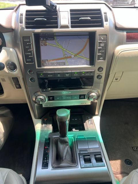 Used 2017 Lexus GX 460 Premium w/ Premium Package AWD/4WD image 13