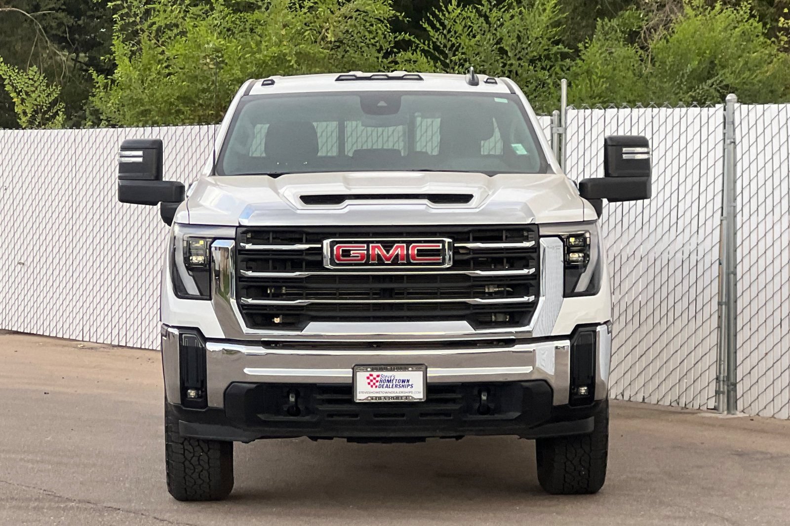 Used 2025 GMC Sierra 2500 SLE w/ SLE Value Package; AWD/4WD image 6