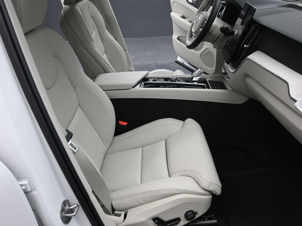 New 2026 Volvo XC60 T8 Ultra w/ Climate Package PRO AWD/4WD image 26