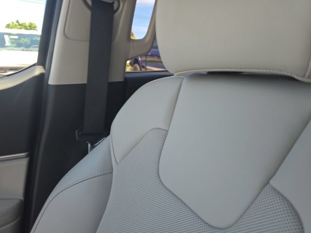 Used 2025 Kia Telluride S FWD image 15