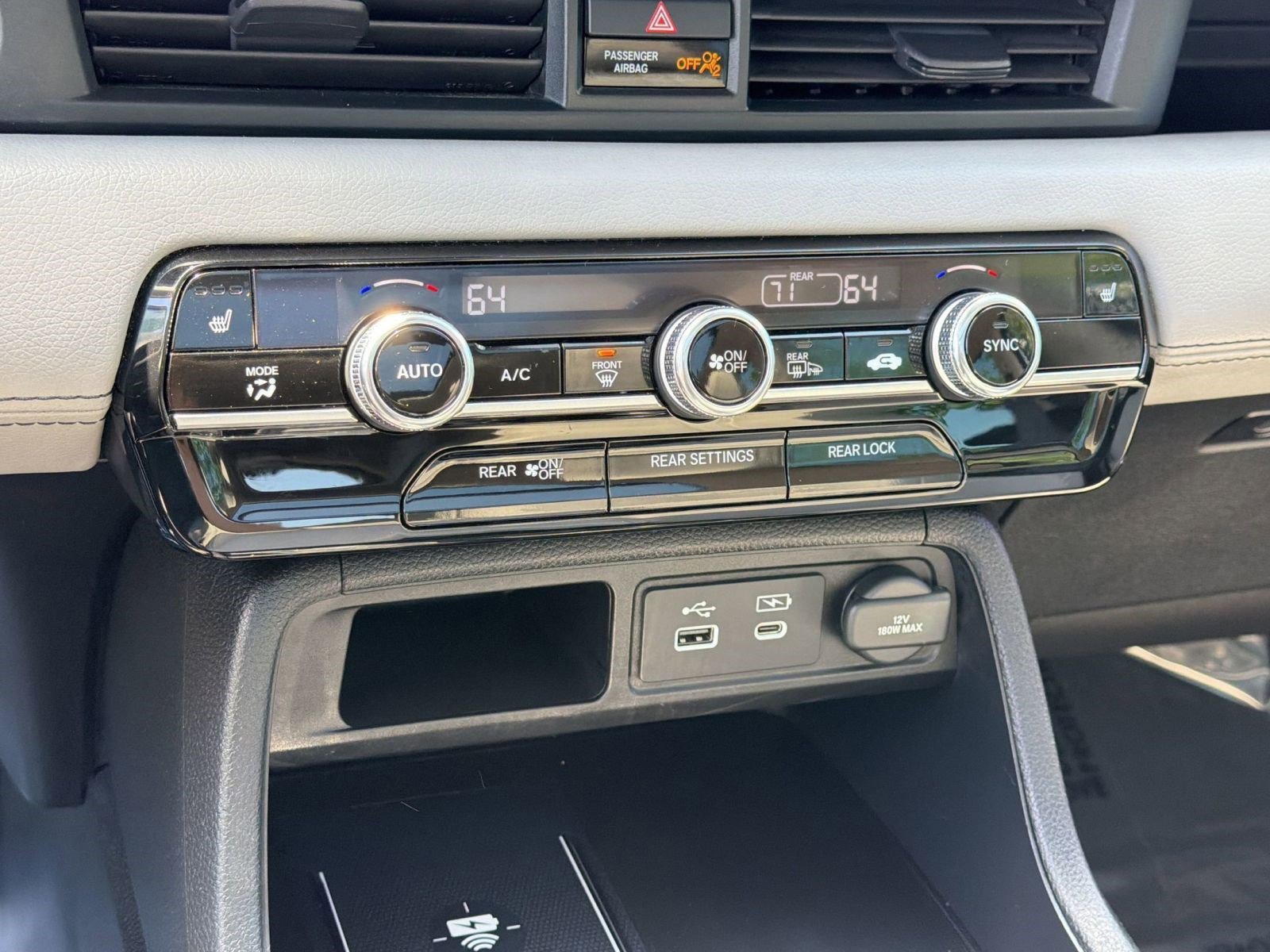 Used 2023 Honda Pilot Touring image 18