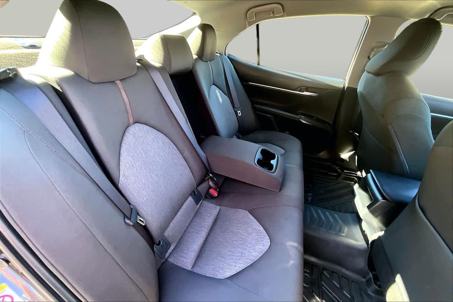 Used 2018 Toyota Camry LE FWD image 20