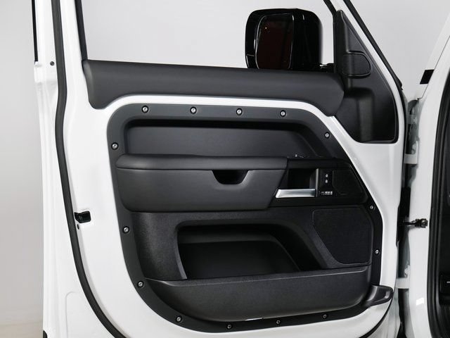 New 2026 Land Rover Defender 110 X-Dynamic SE AWD/4WD image 26