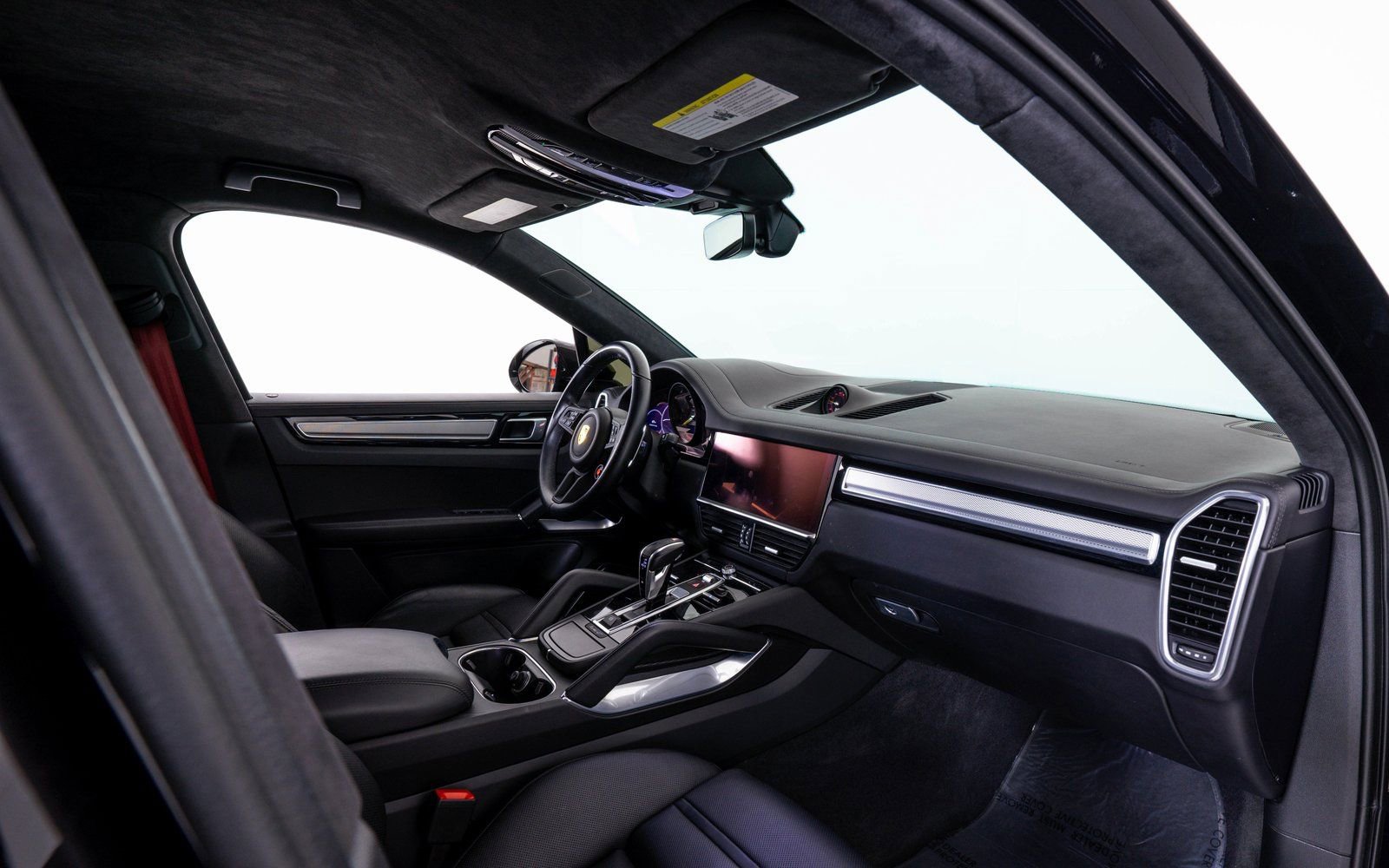 Used 2022 Porsche Cayenne Turbo GT image 19