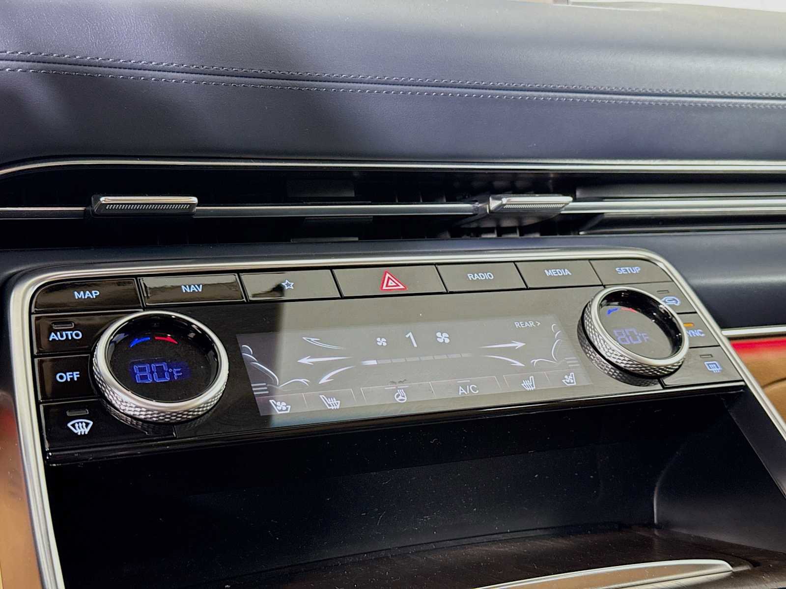 Used 2023 Genesis GV80 2.5T w/ Prestige Package image 17