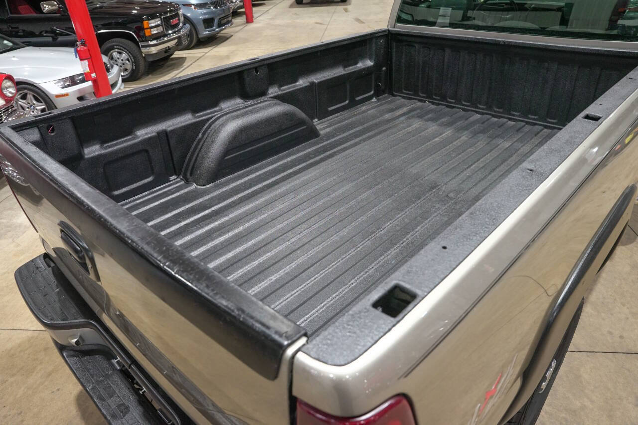 Used 2001 Chevrolet Silverado 2500 4x4 Regular Cab image 20