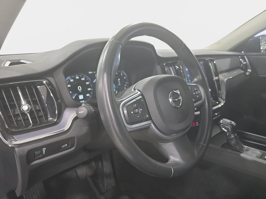 Used 2020 Volvo S60 T6 Momentum AWD/4WD image 24