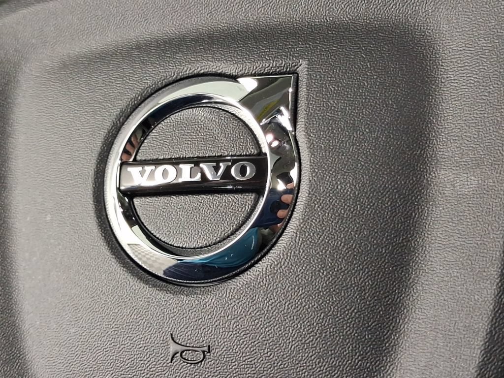 Certified 2026 Volvo XC40 B5 Plus AWD/4WD image 35