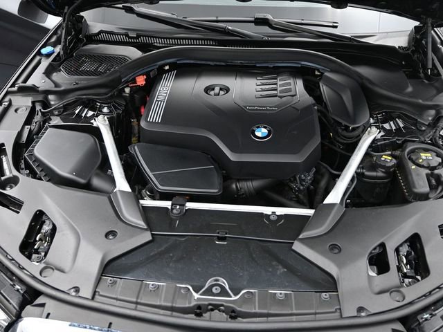 Used 2021 BMW 530i w/ Premium Package image 18