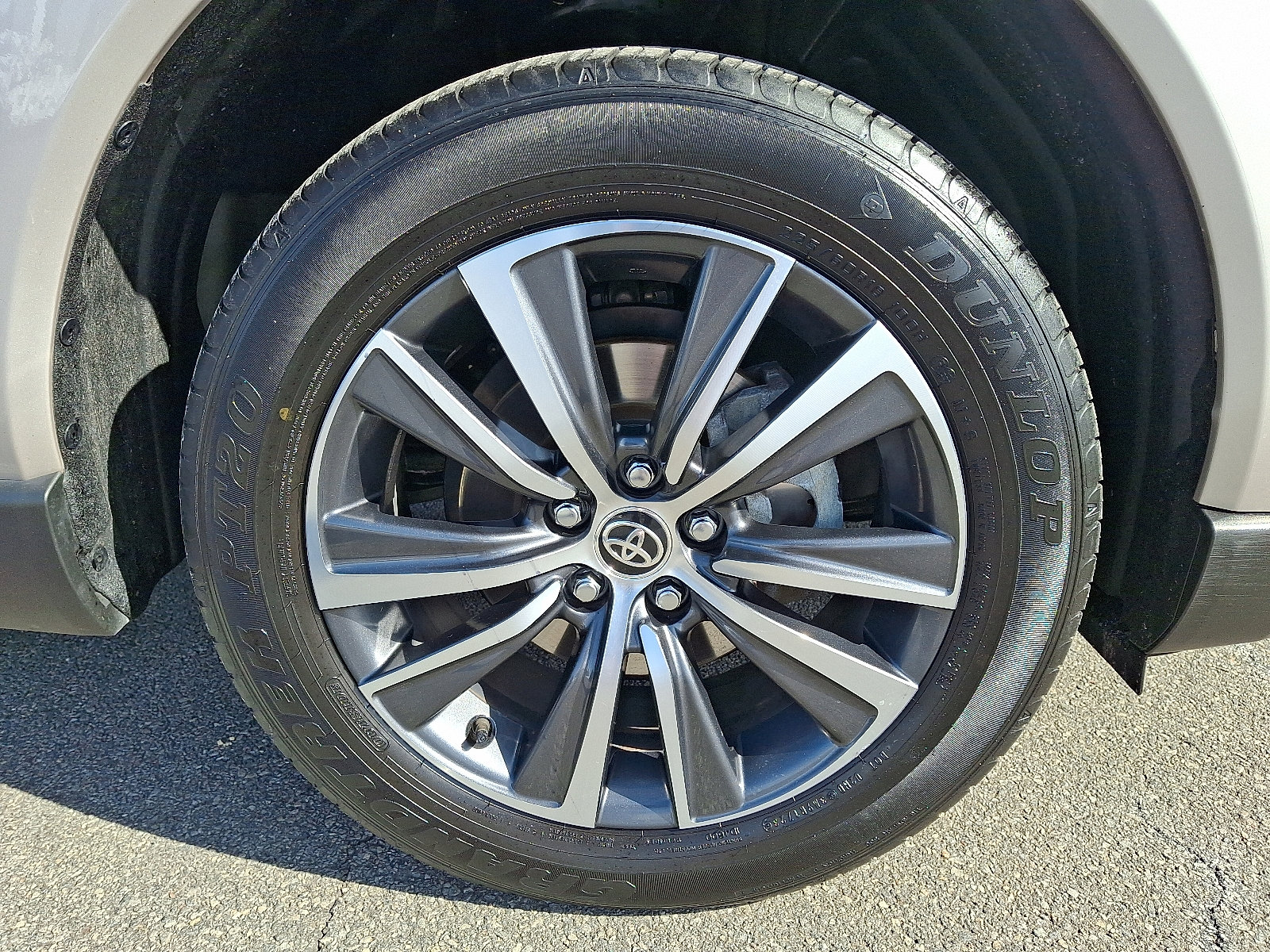 Certified 2023 Toyota Venza LE image 8