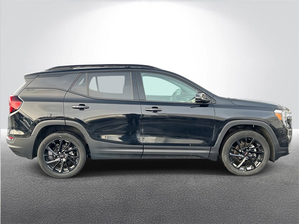 Used 2024 GMC Terrain SLT w/ Elevation Edition image 6