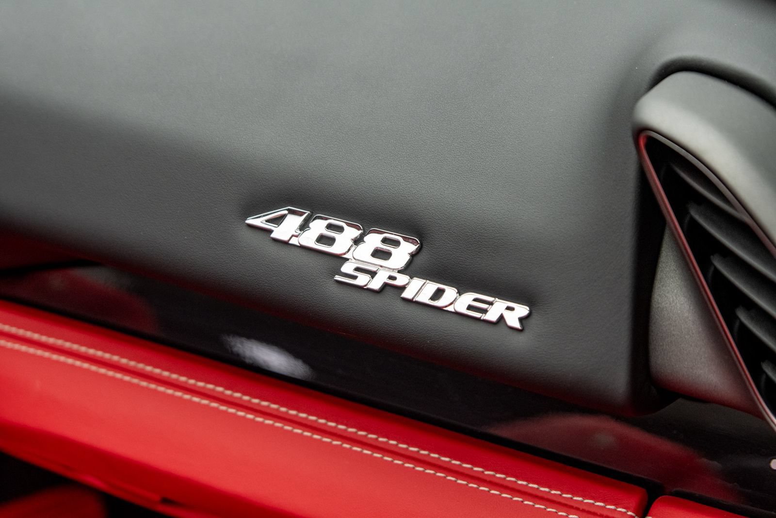 Used 2019 Ferrari 488 Spider RWD image 27
