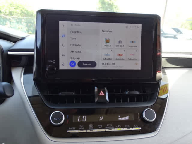 Used 2025 Toyota Corolla LE FWD image 28