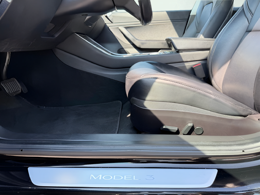 Used 2018 Tesla Model 3 Mid Range RWD image 36