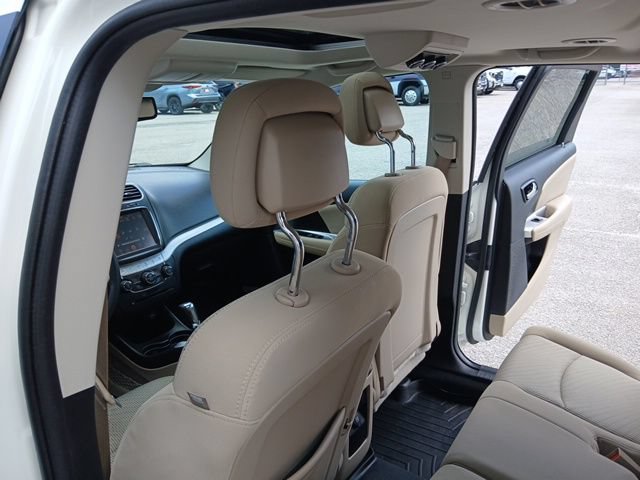 Used 2014 Dodge Journey SXT w/ Flexible Seating Group FWD image 17
