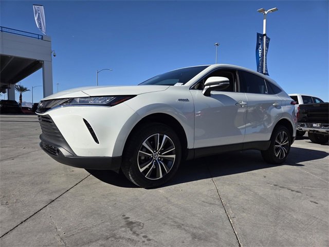 Used 2021 Toyota Venza XLE image 2