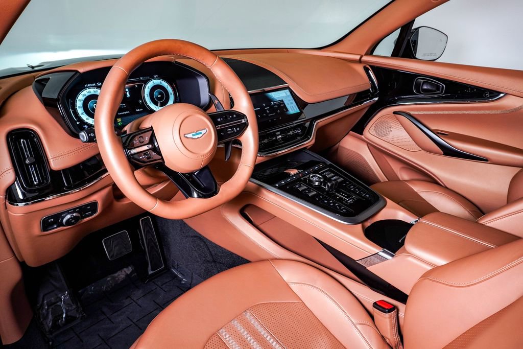 Used 2025 Aston Martin DBX 707 image 23