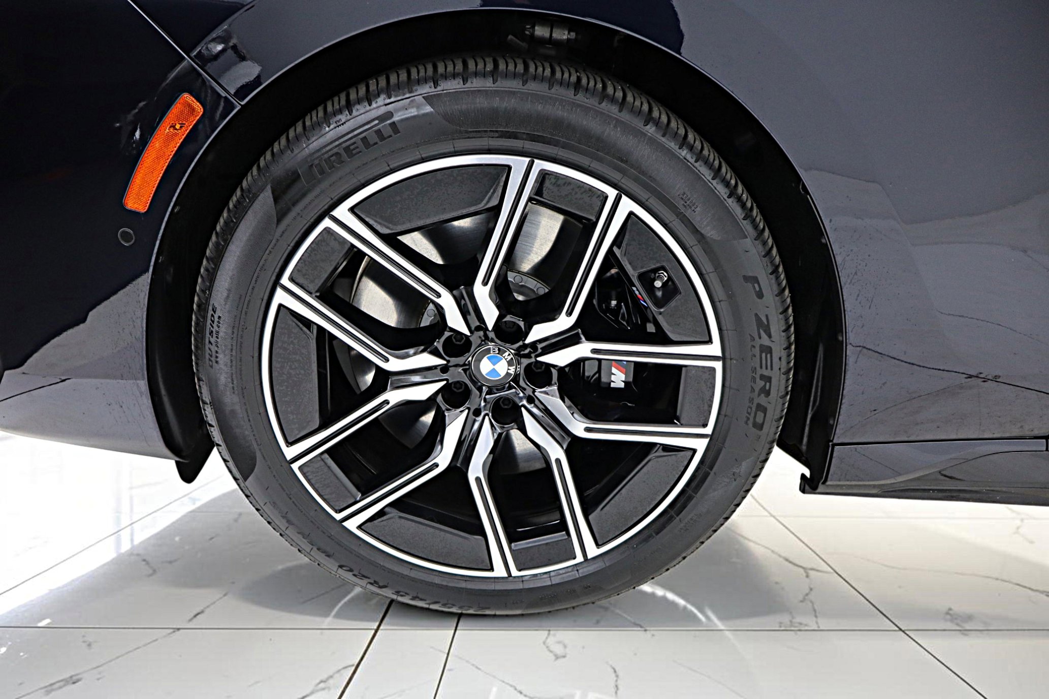 Used 2023 BMW i7 xDrive60 image 53