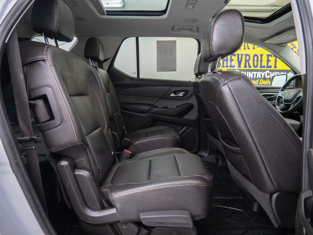 Used 2021 Chevrolet Traverse RS image 20