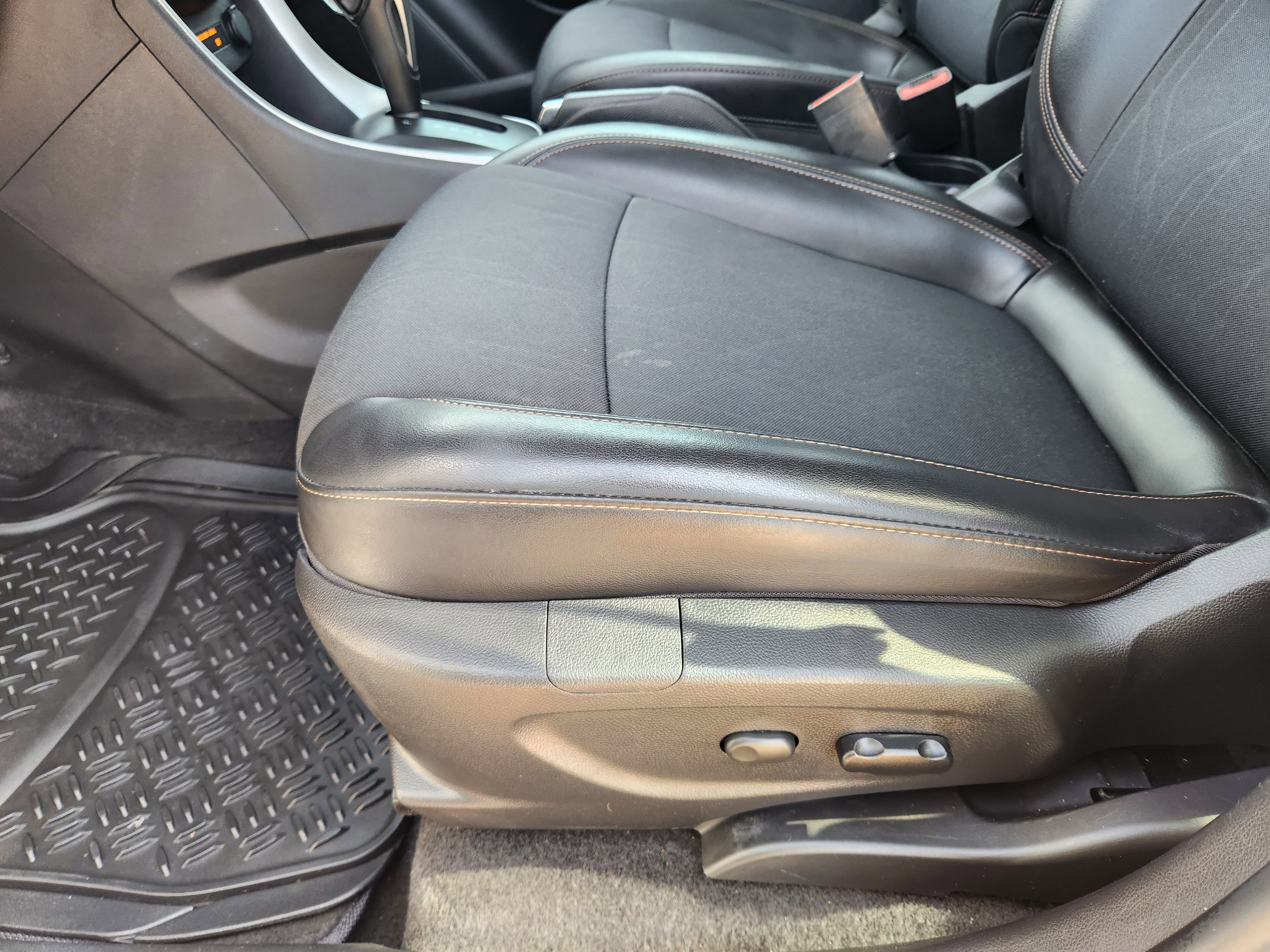 Used 2022 Chevrolet Trax LT w/ Sport Edition image 26