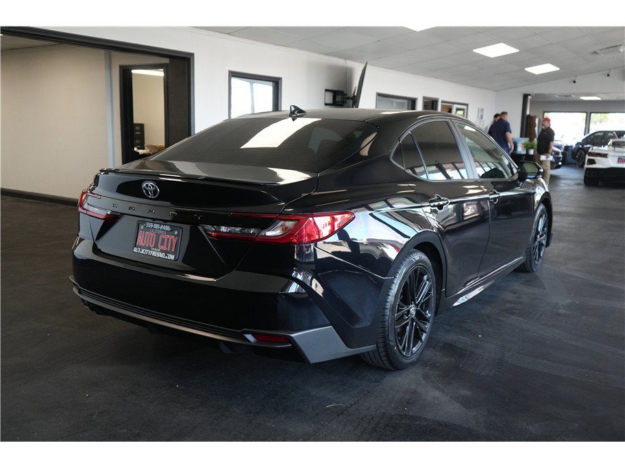 Used 2025 Toyota Camry SE FWD image 7