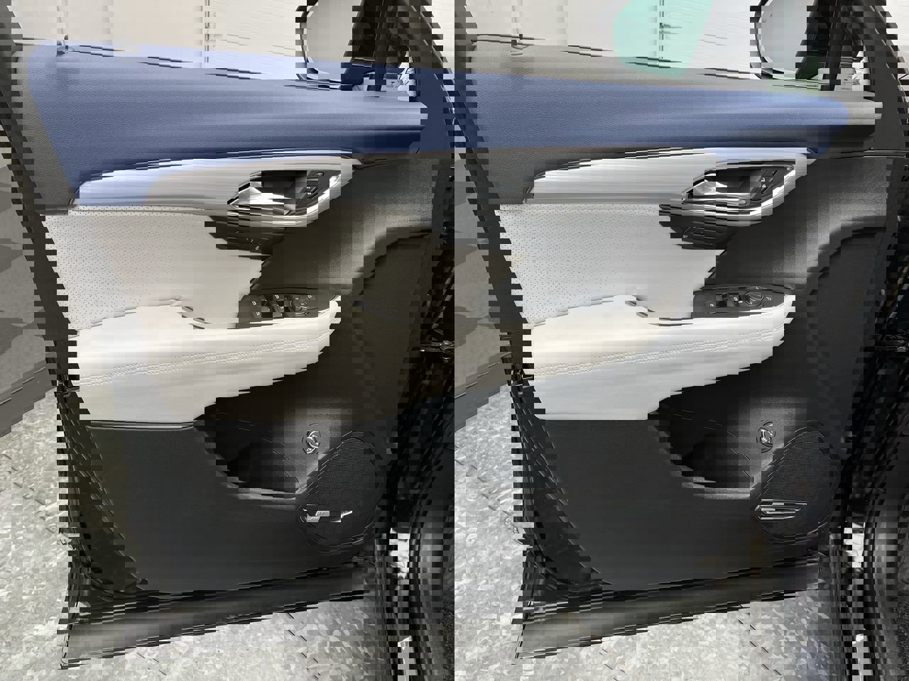 Certified 2024 Buick Envision Avenir image 9