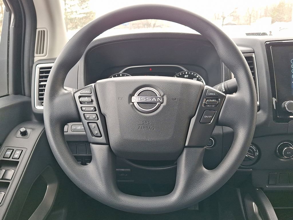 Used 2023 Nissan Frontier SV image 8