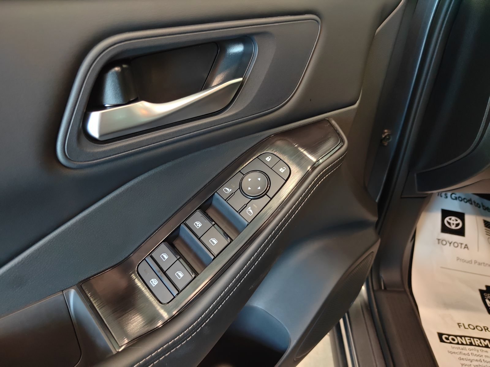 New 2026 Nissan Rogue SV AWD/4WD image 10