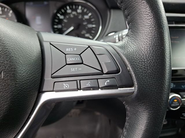 Used 2018 Nissan Rogue SV image 25