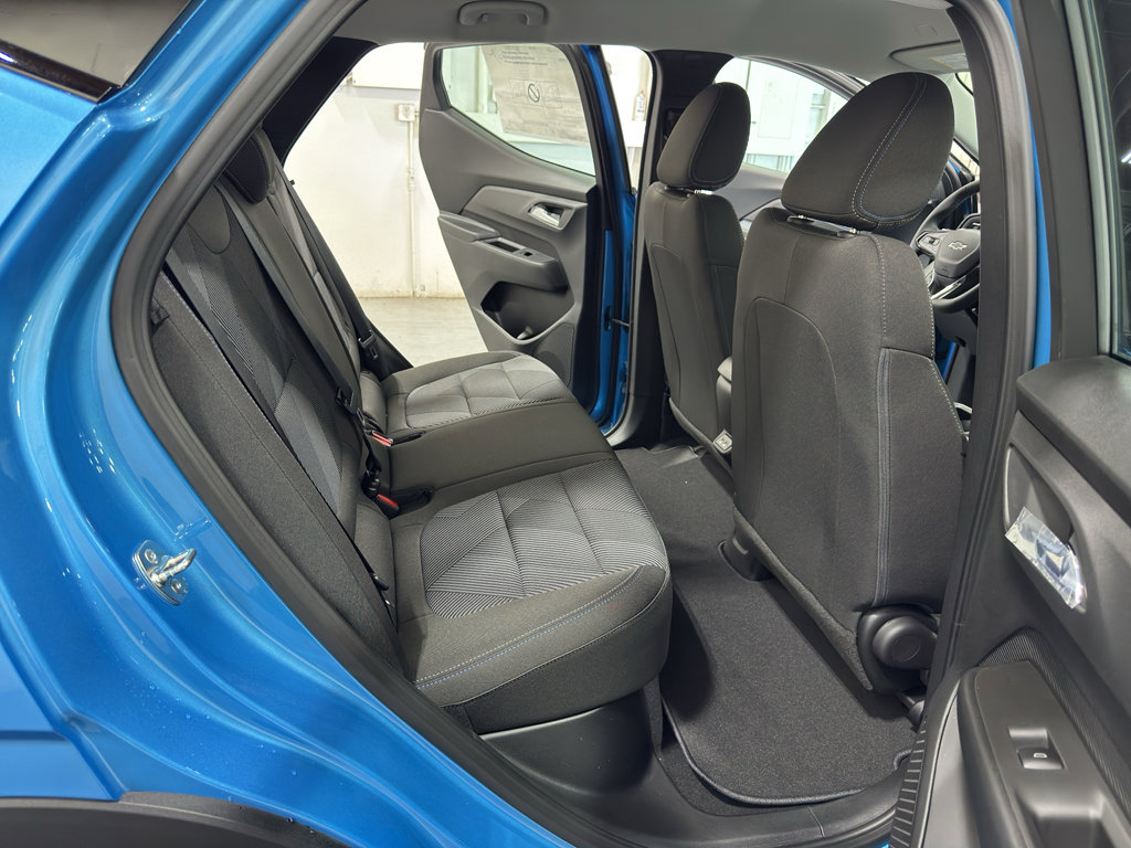 New 2027 Chevrolet Bolt LT w/ Comfort Package FWD image 21