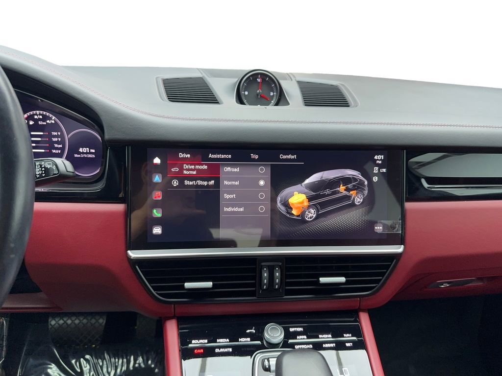 Used 2022 Porsche Cayenne image 27