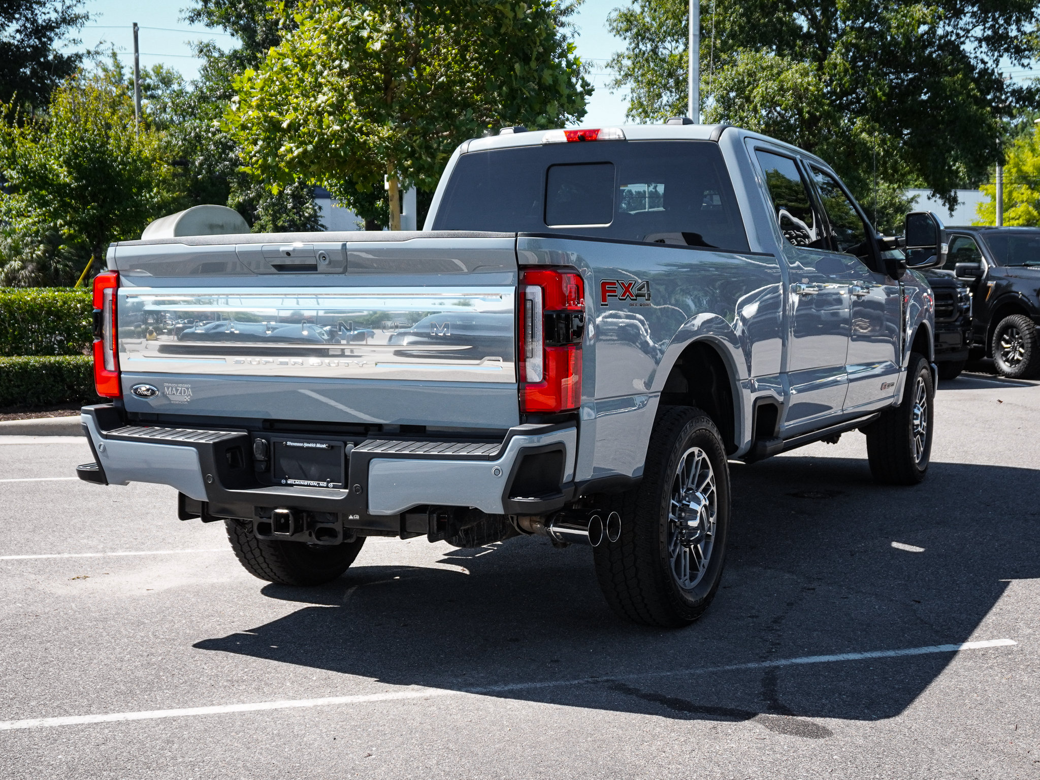 Used 2025 Ford F350 Platinum w/ Platinum Plus Package AWD/4WD image 9
