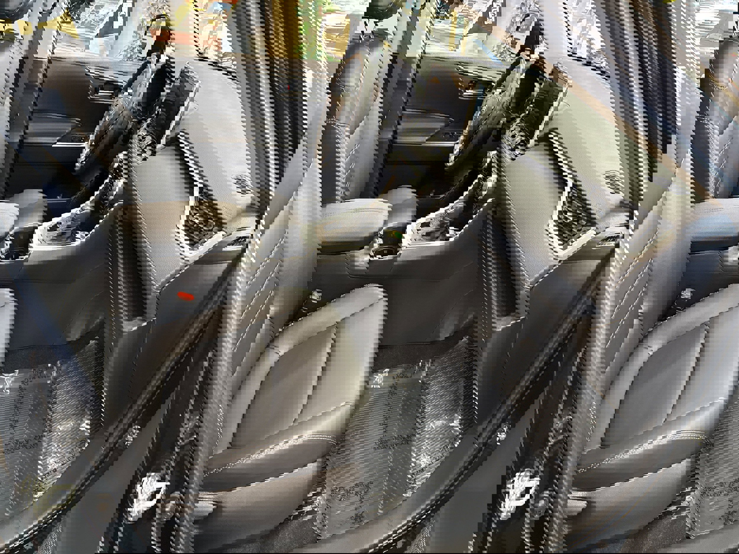 Used 2023 Toyota RAV4 XLE Premium image 16