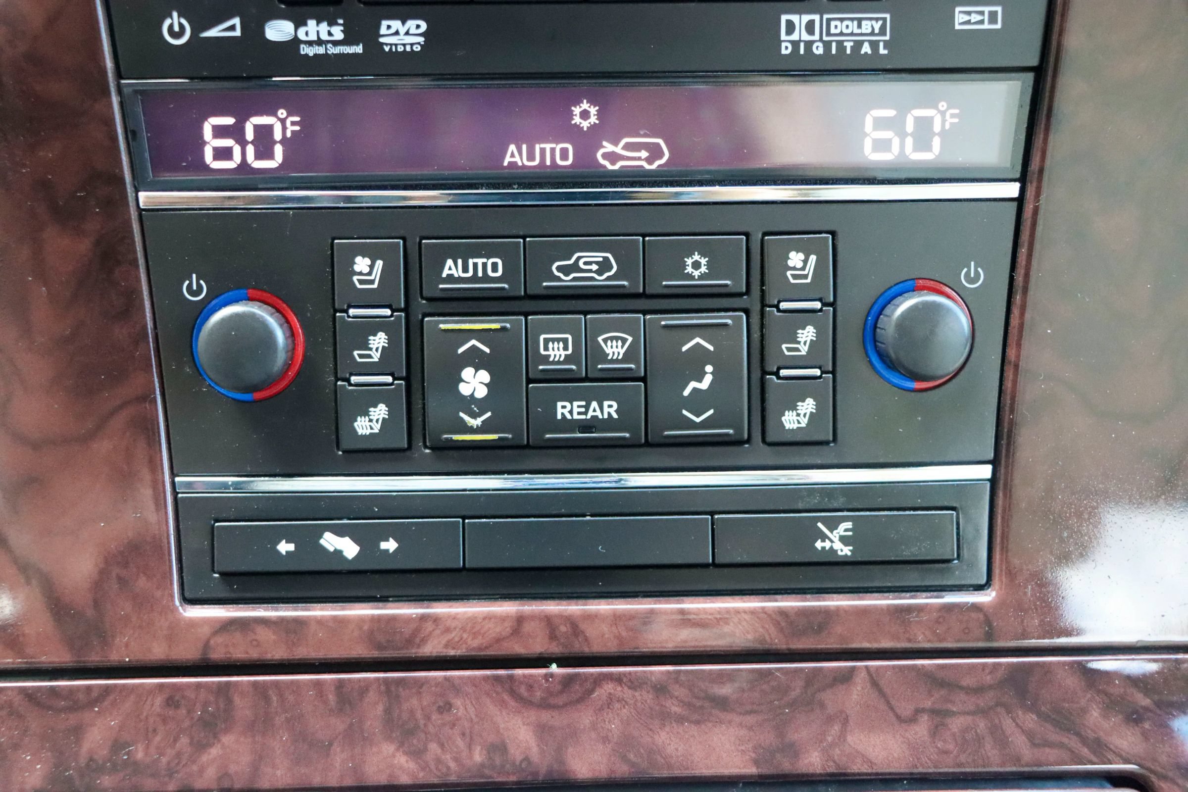 Used 2014 Cadillac Escalade Premium RWD image 42