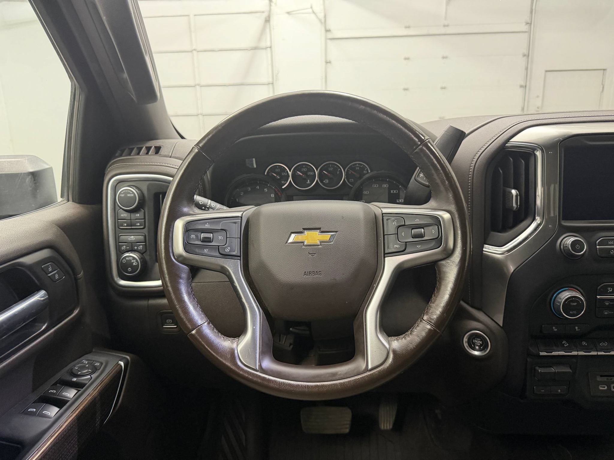 Used 2021 Chevrolet Silverado 1500 LT AWD/4WD image 28