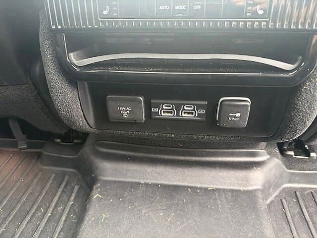 Used 2026 Jeep Grand Wagoneer L Limited AWD/4WD image 15