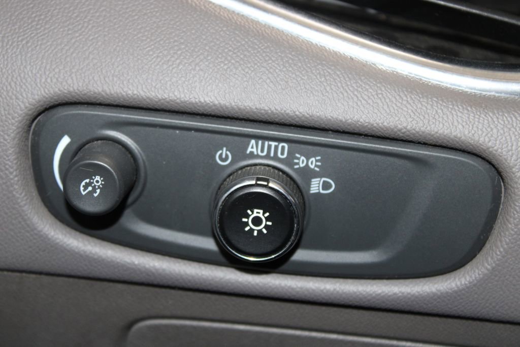 Used 2016 Chevrolet Malibu LT FWD image 35