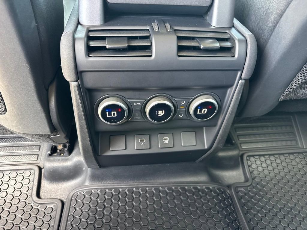 Used 2023 Land Rover Defender 110 SE AWD/4WD image 9