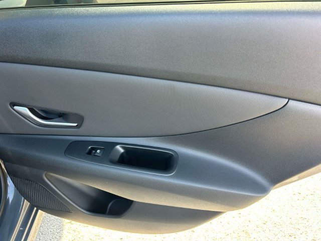 Used 2024 Hyundai Elantra SEL w/ Convenience Package FWD image 18