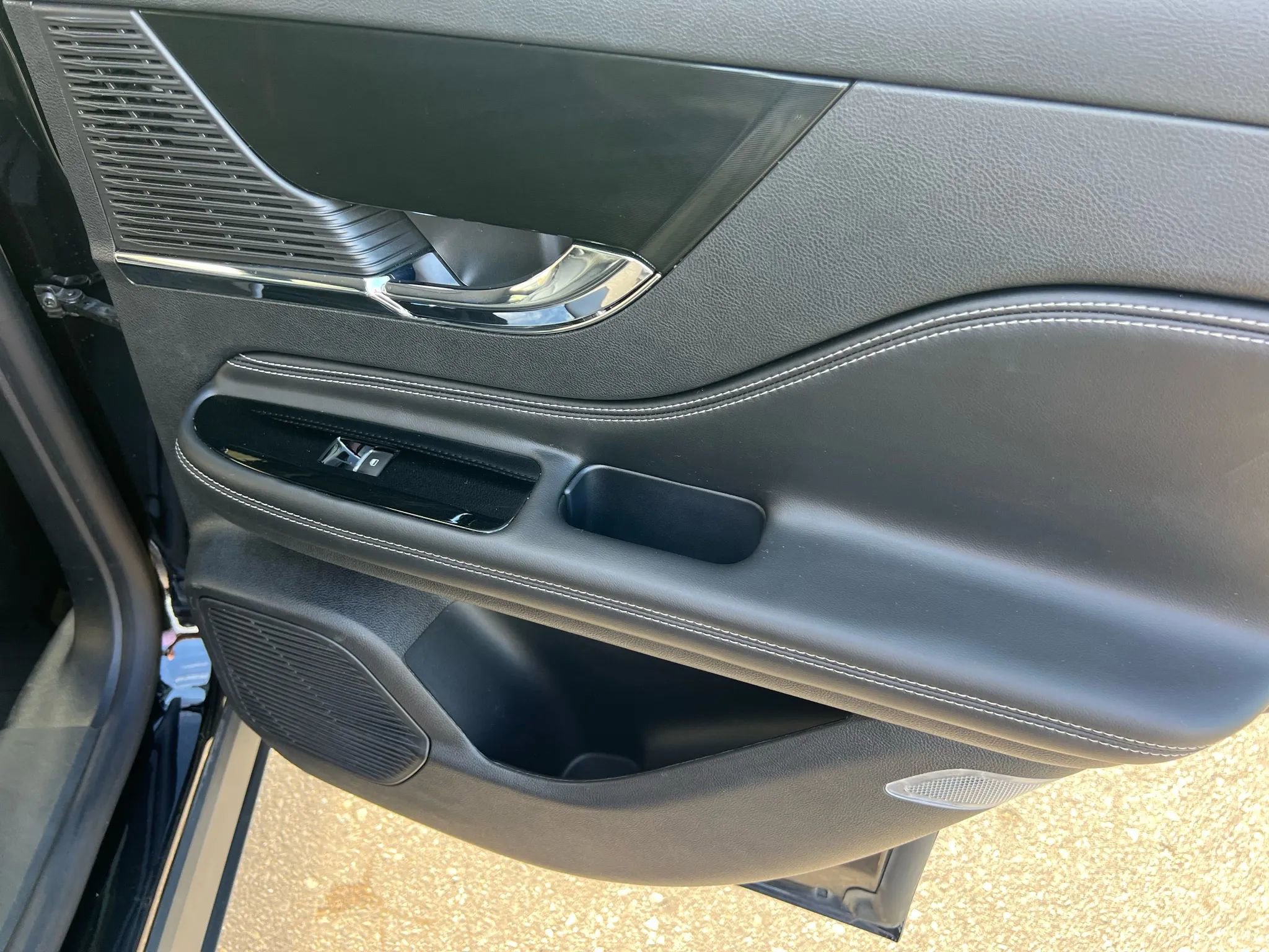 Used 2022 Lincoln Corsair AWD w/ Equipment Group 101A image 20