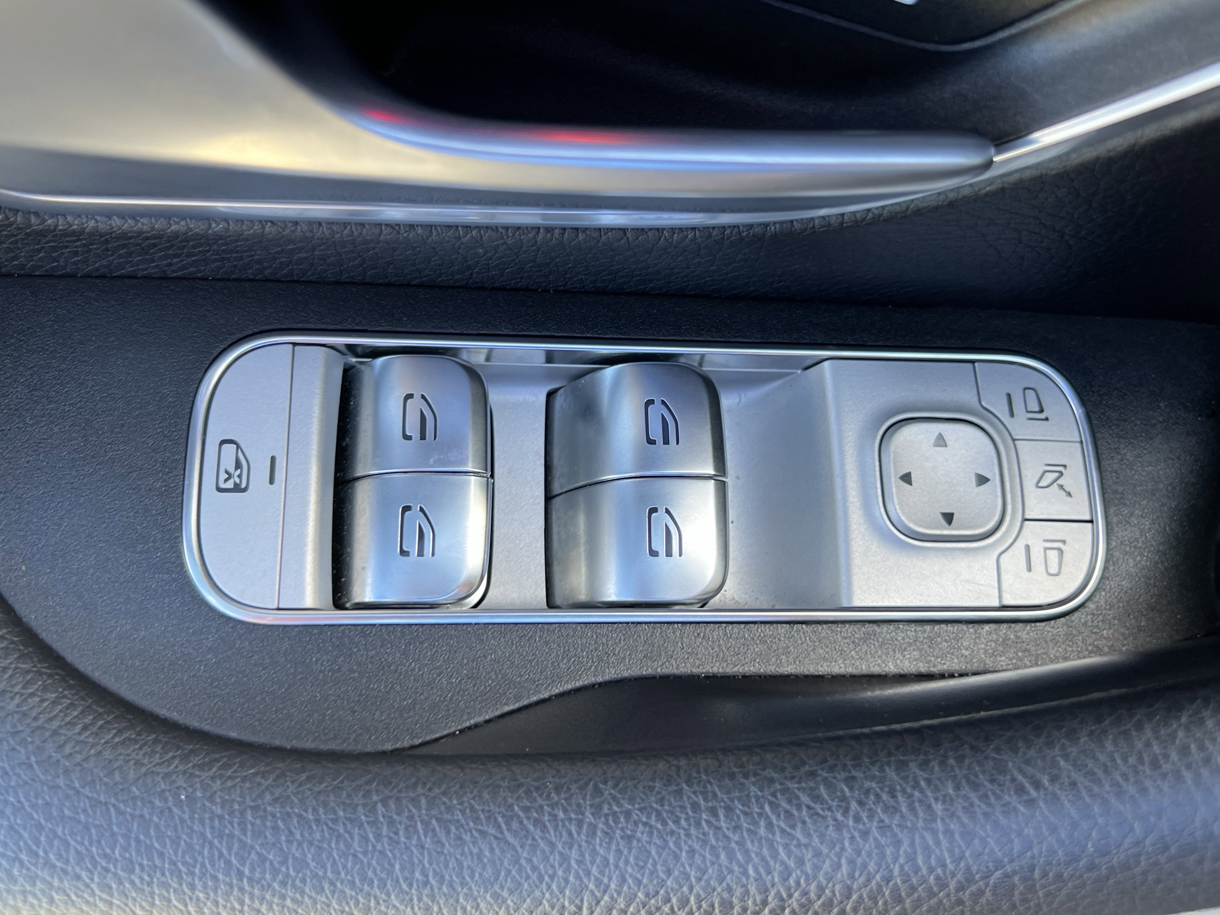 Certified 2025 Mercedes-Benz GLE 450 4MATIC image 15