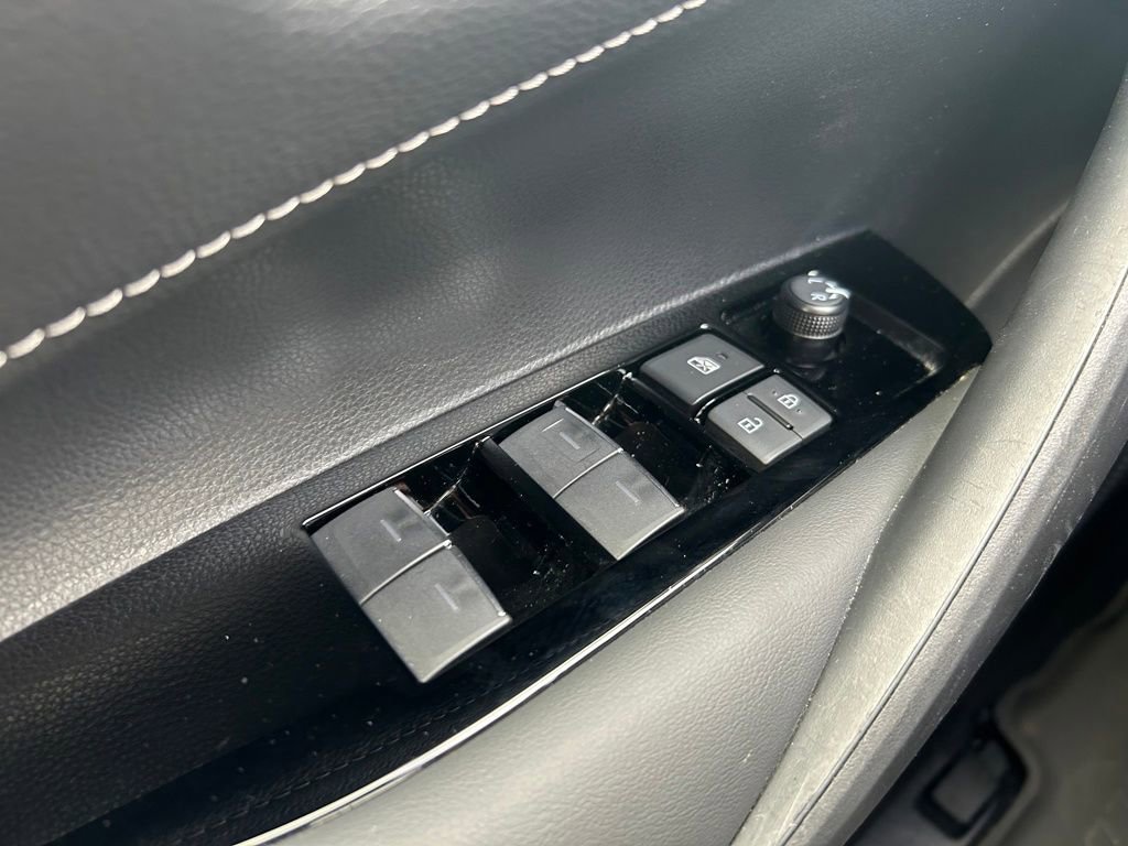 Used 2025 Toyota Corolla SE image 21