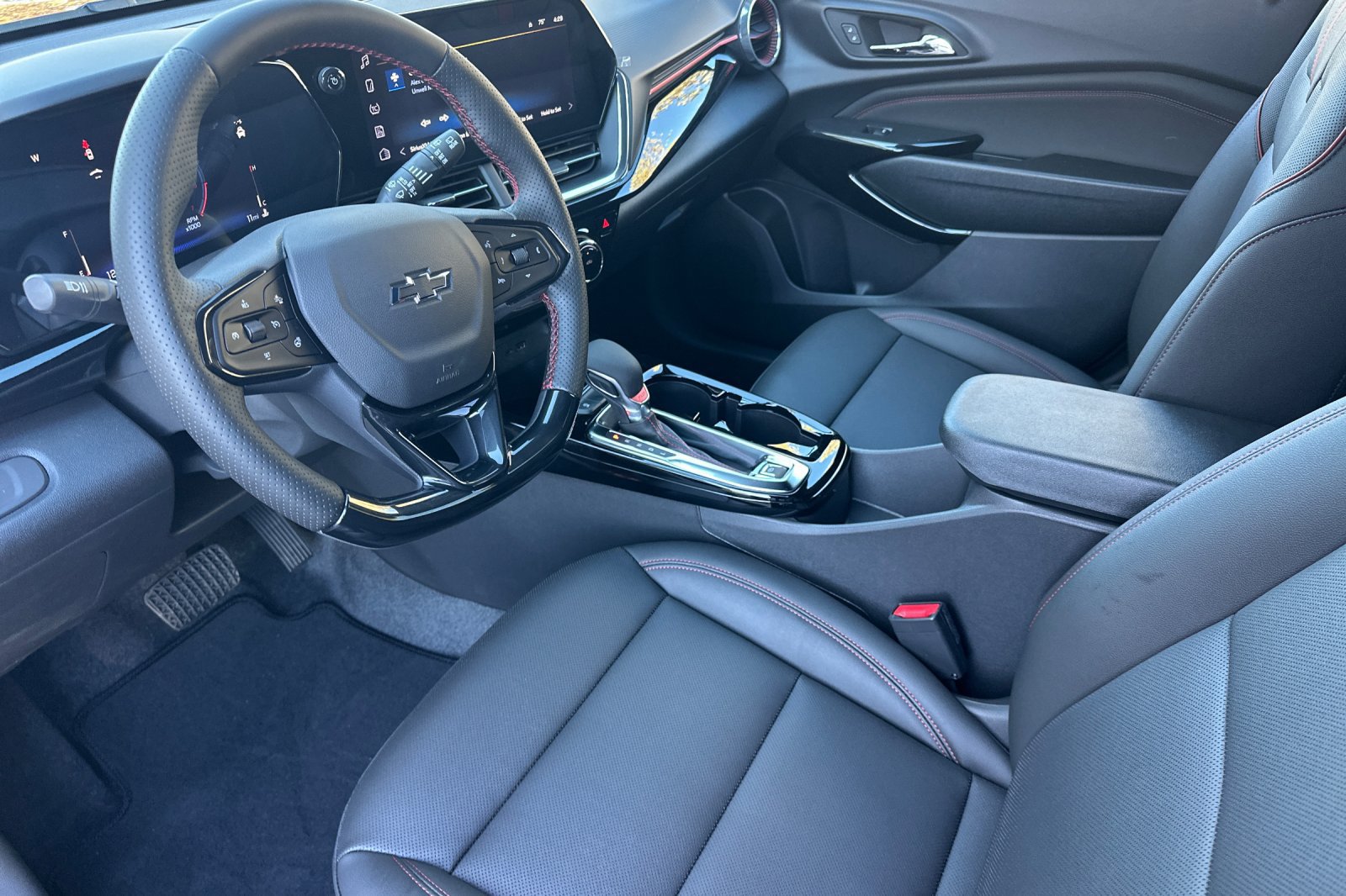 New 2026 Chevrolet Trax RS w/ Driver Confidence Package FWD image 10
