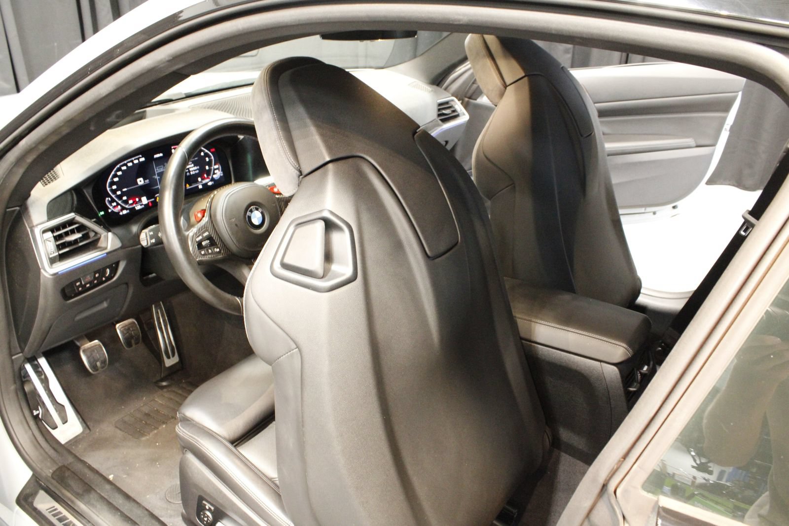 Used 2021 BMW M4 Coupe w/ Executive Package RWD image 19