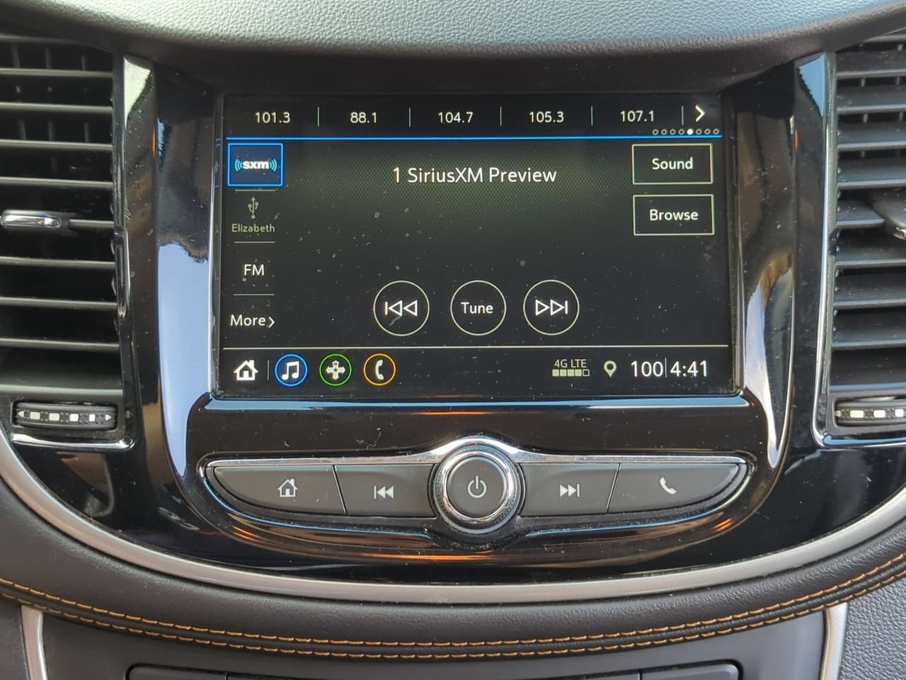 Used 2019 Chevrolet Trax LT w/ LT Convenience Package AWD/4WD image 14