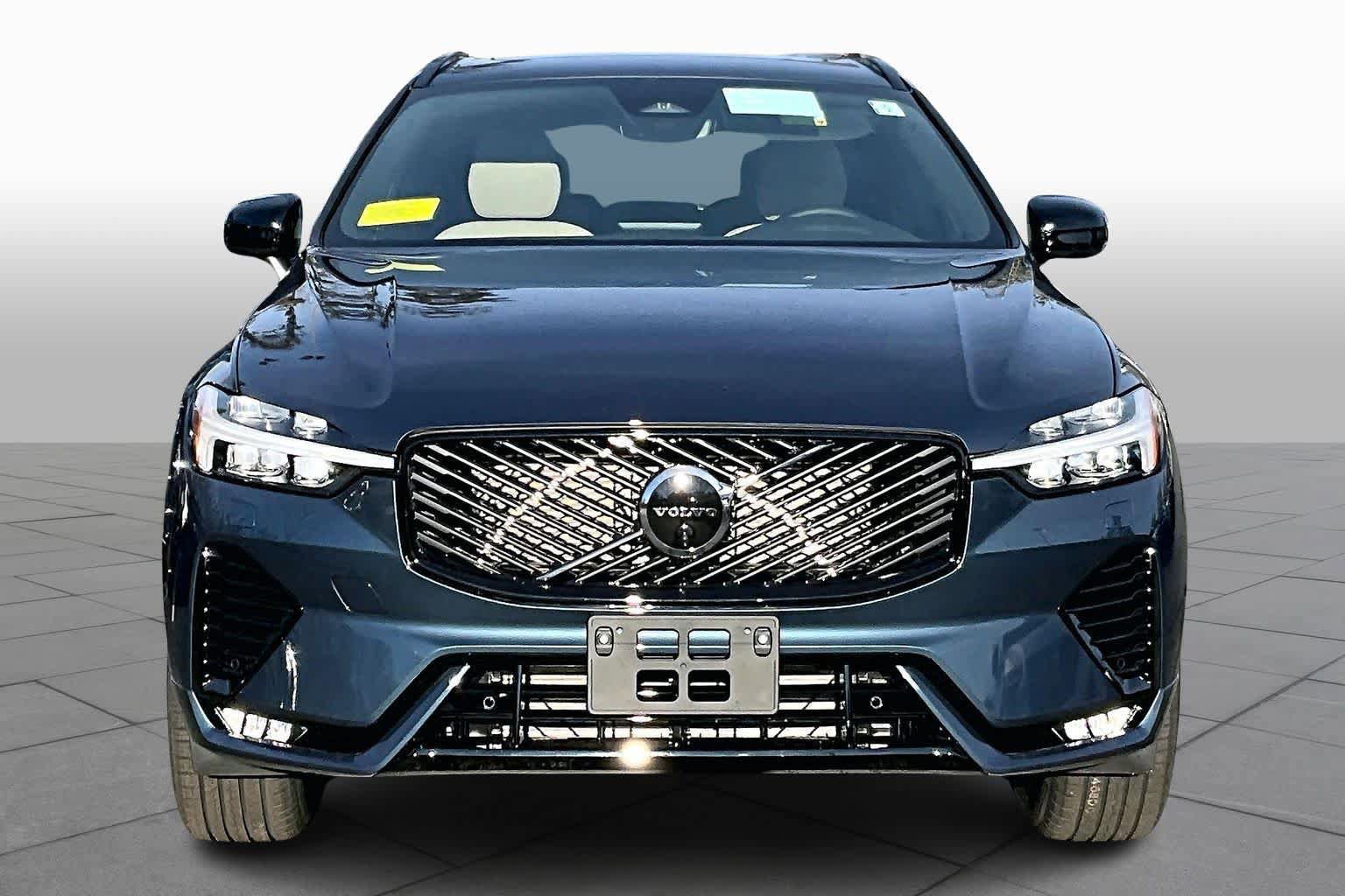 New 2026 Volvo XC60 B5 Plus w/ Protection Package Premier video 2