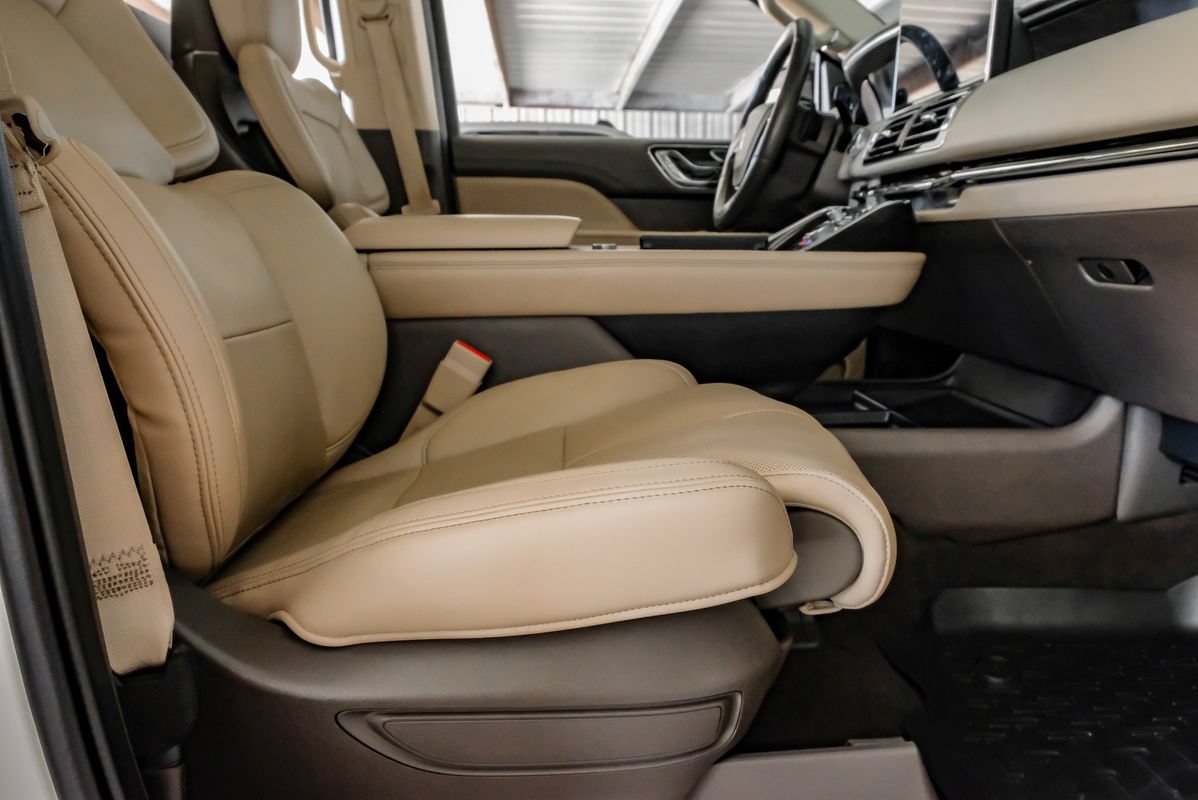 Used 2023 Lincoln Navigator L Reserve AWD/4WD image 31