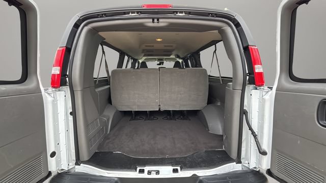 Used 2024 Chevrolet Express 3500 LT w/ LT Preferred Equipment Group RWD image 26