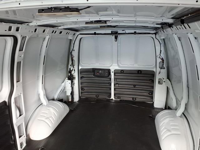 New 2026 GMC Savana 2500 w/ Driver Convenience Package RWD image 20